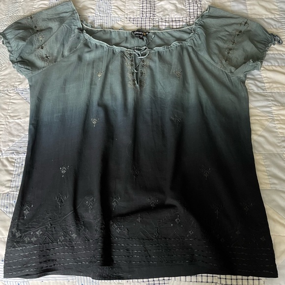 FREE SHIP. Slate blue fading to black top with embroidered accents and ties - Picture 1 of 7